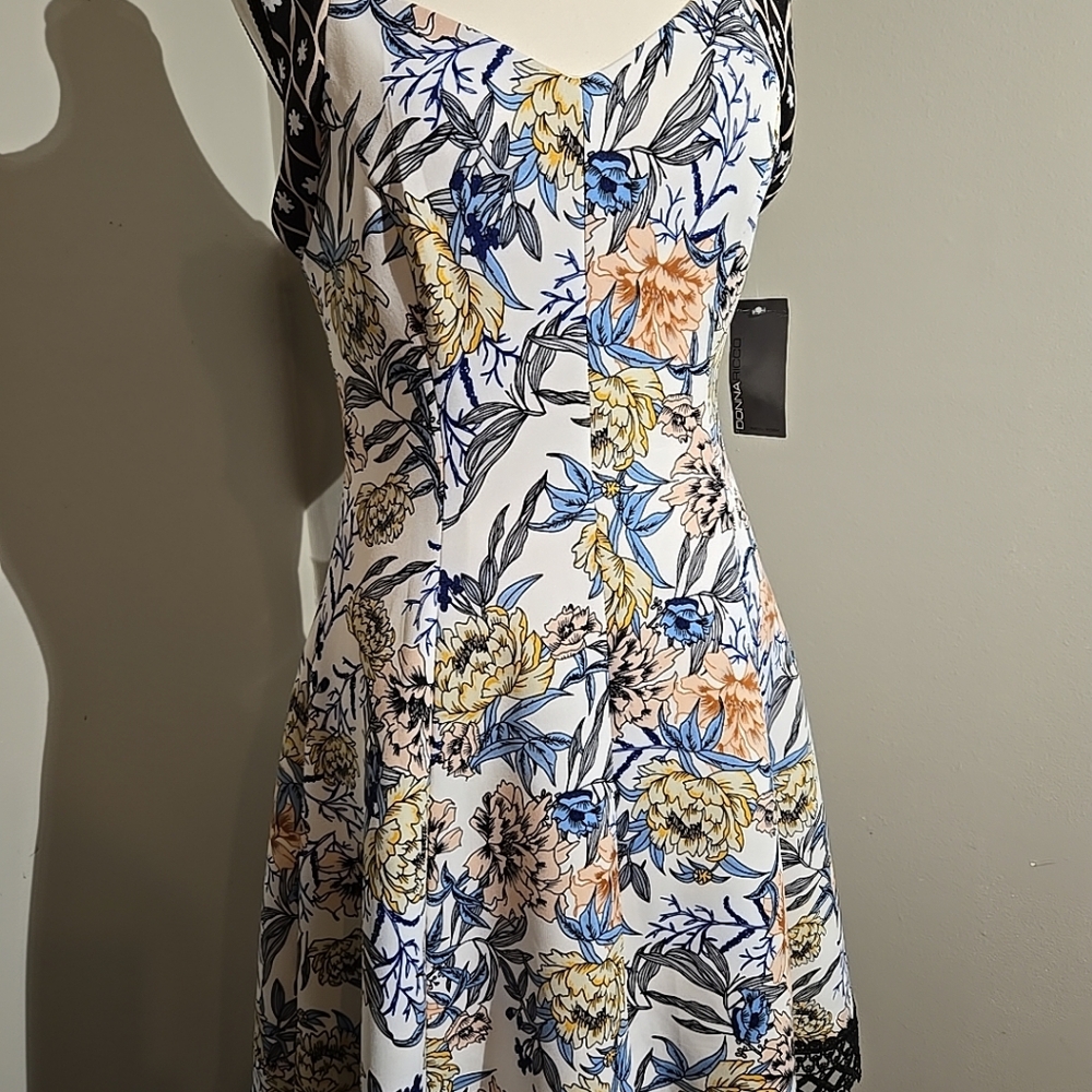 Donna Ricco NY floral Fit & Flare Sleeveless Lined Lace Hem Dress Size 8 NWT
